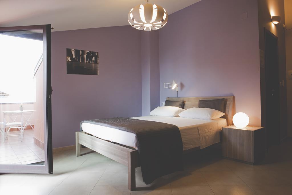 La Scivola Rooms Ачі-Кастелло Екстер'єр фото
